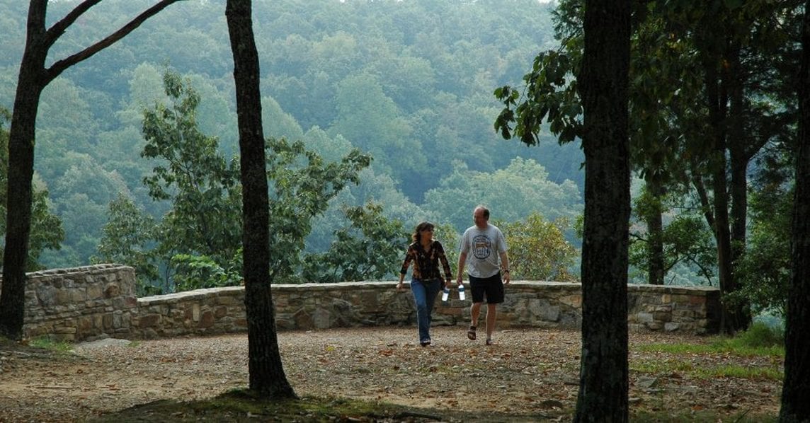 Dogs Hike: Howliday Themed Edition